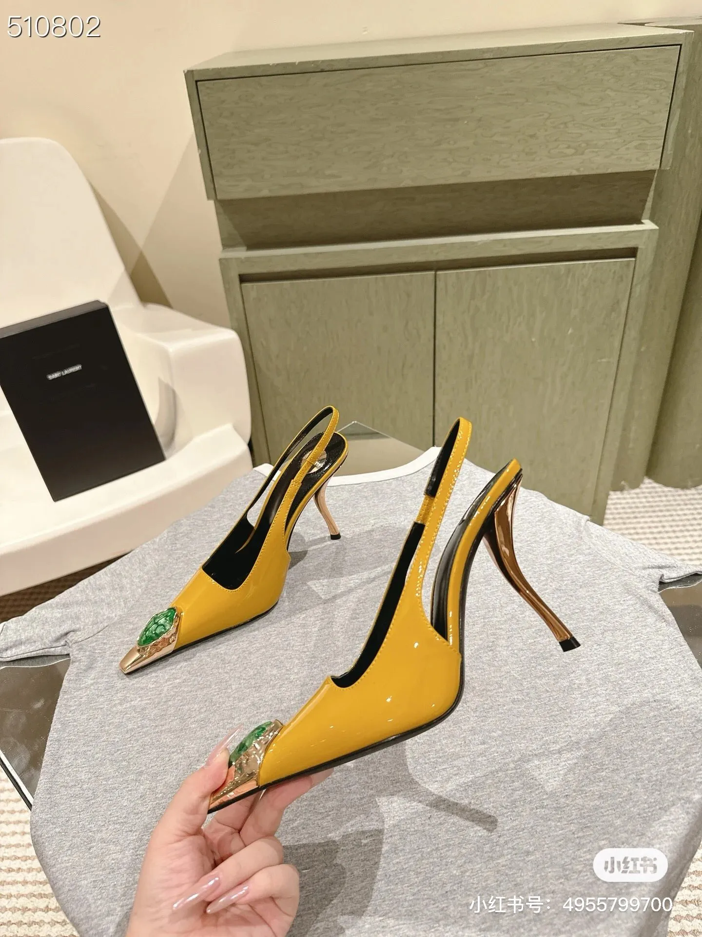 👟👟Ex-factory price 560👟👟 Yves Saint Laurent YSL jewelry high-heeled back sandals Yves Saint Laurent YSL catwalk jewelry high-heeled back sandals Full of jewelery and super gorgeous texture, perfect for banquets or cocktail parties! Heel height: 10.5cm 35-40